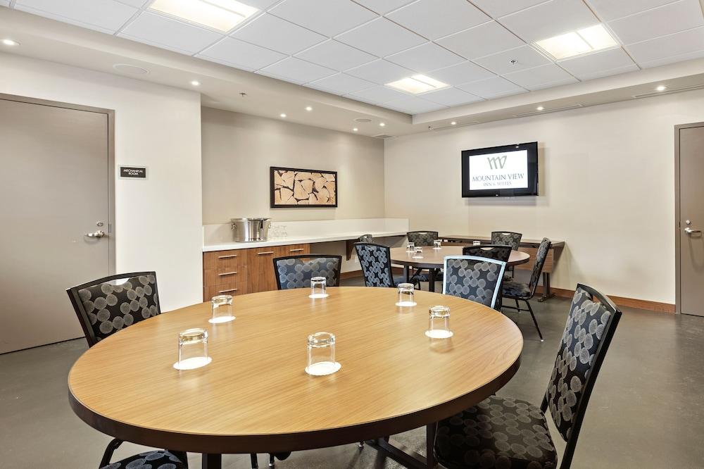 Mountain View Inn & Suites Sundre المظهر الخارجي الصورة
